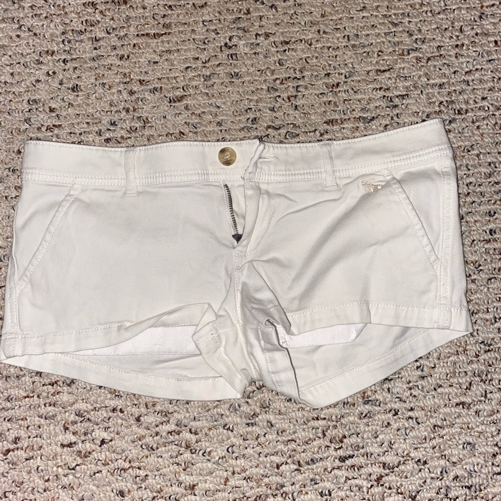 white abercrombie short shorts